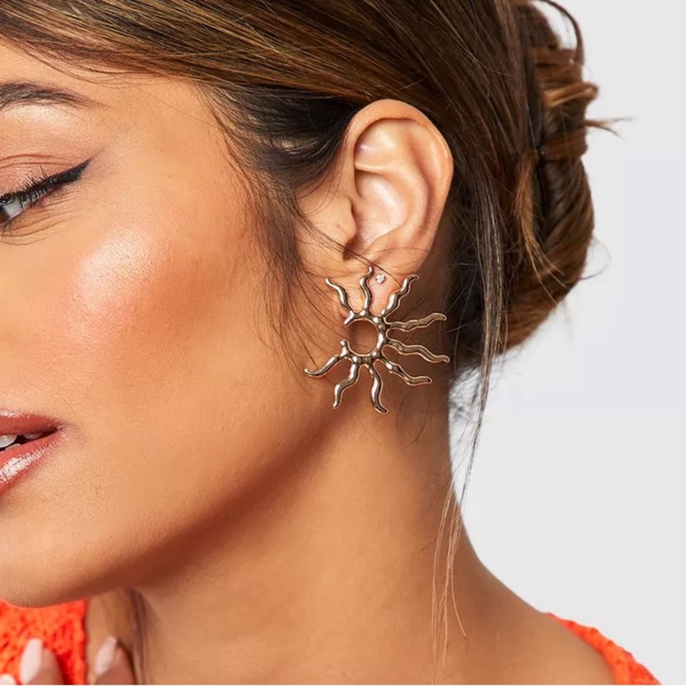 [✨3for$38] New Boho Sun Burst Stud Earrings